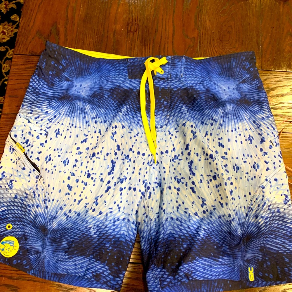 Men’s pelagic board fishing shirts, blue spot mahi pattern
